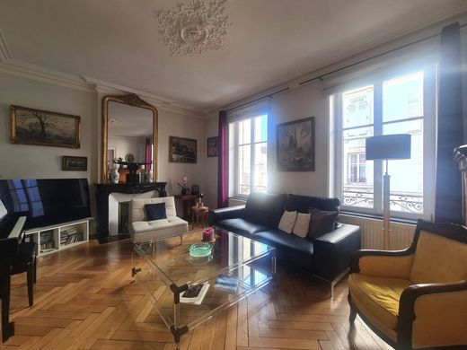 Apartment / Etagenwohnung in Nancy, Meurthe-et-Moselle