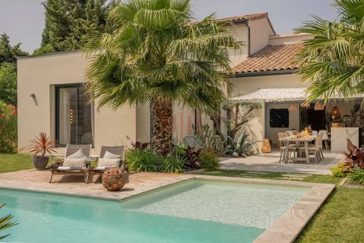 Villa in Maillane, Bouches-du-Rhône