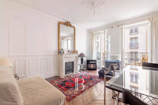 Apartment in Sorbonne, Jardin des Plantes, Saint-Victor, Paris
