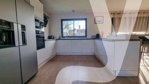 Luxury home in Le Teich, Gironde