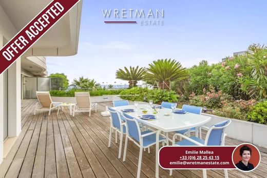 Apartment / Etagenwohnung in Menton, Alpes-Maritimes