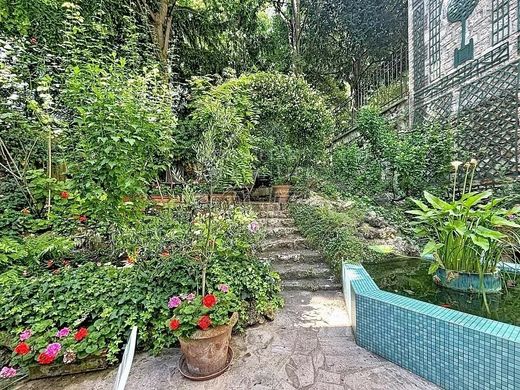 Apartment in La Muette, Auteuil, Porte Dauphine, Paris
