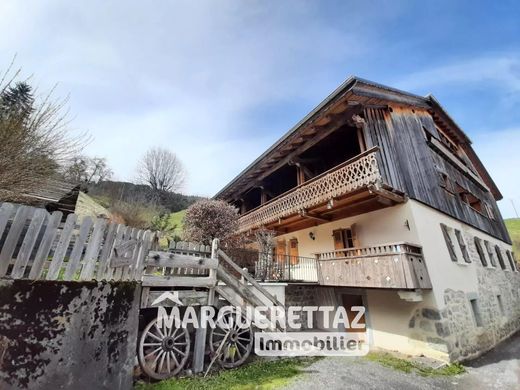 Nancy-sur-Cluses, Haute-Savoieの高級住宅