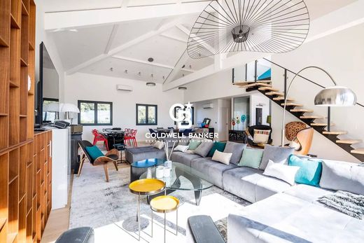 Luxury home in Pyla sur Mer, Gironde