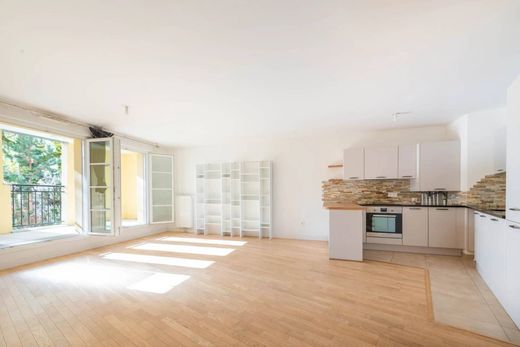 Piso / Apartamento en Le Plessis-Robinson, Altos de Sena