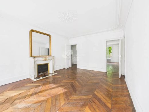 Apartment in Canal Saint Martin, Château d’Eau, Porte Saint-Denis, Paris