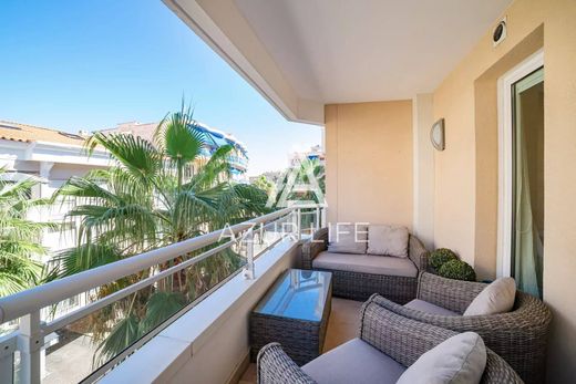 Apartment / Etagenwohnung in Beaulieu-sur-Mer, Alpes-Maritimes
