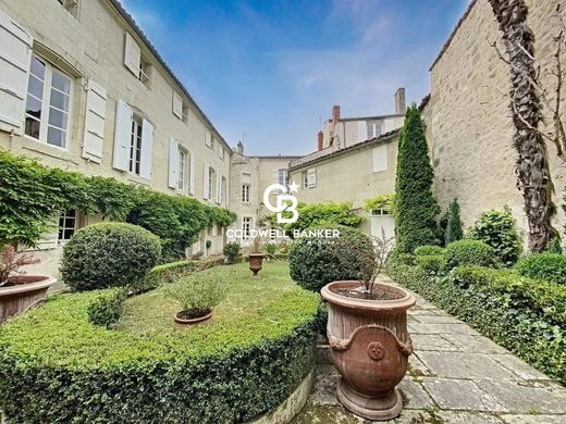 Luxury home in Saintes, Charente-Maritime