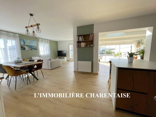 Luxe woning in L'Éguille, Charente-Maritime