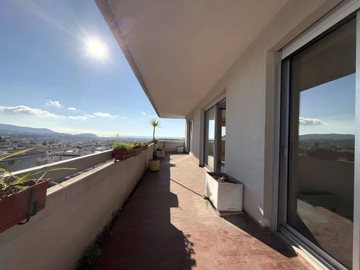 Apartment / Etagenwohnung in Nizza, Alpes-Maritimes