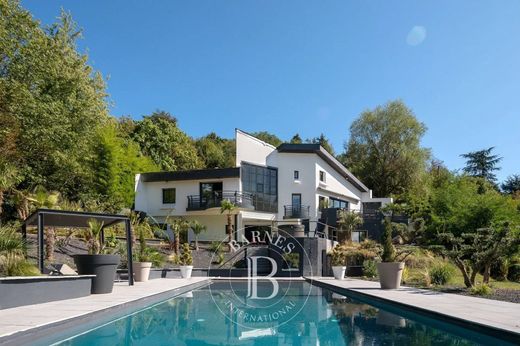 Πολυτελή κατοικία σε Limonest, Rhône