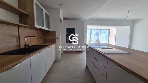 Apartment / Etagenwohnung in Roquebrune-sur-Argens, Var