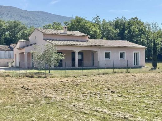 Villa a Saint-Vallier-de-Thiey, Alpi Marittime