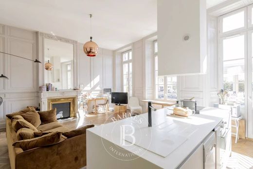 Apartment / Etagenwohnung in Bordeaux, Gironde