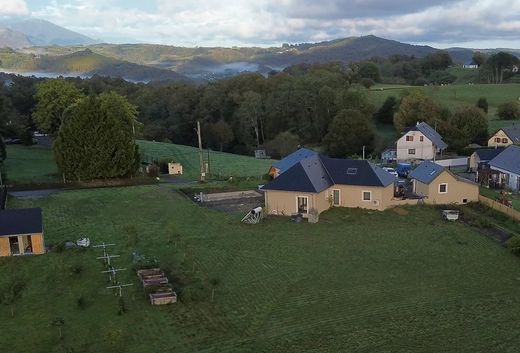 ‏בתי יוקרה ב  Tarbes, Hautes-Pyrénées