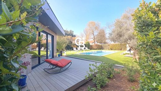 Luxury home in Lège-Cap-Ferret, Gironde