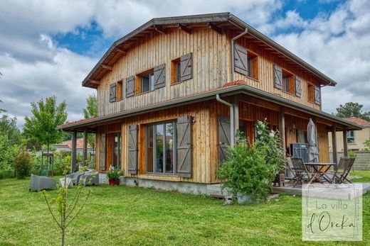 Luxury home in Parentis-en-Born, Landes