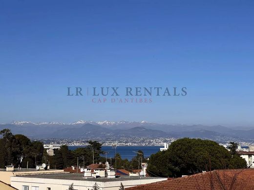 Apartment / Etagenwohnung in Antibes, Alpes-Maritimes