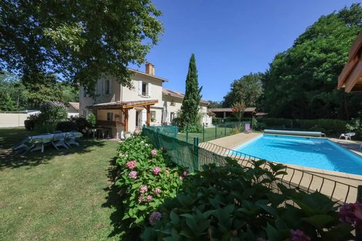 Luxury home in Belin-Béliet, Gironde