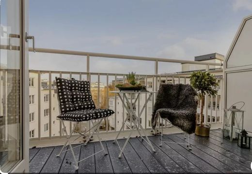 Apartment in Puteaux, Hauts-de-Seine
