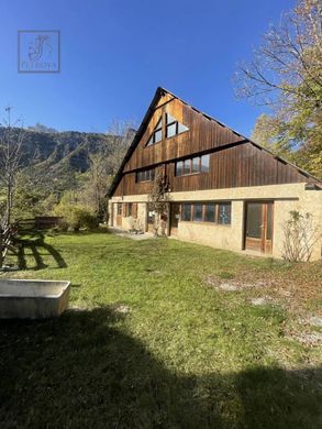 Casa de lujo en Saint-Martin-d'Entraunes, Alpes Marítimos