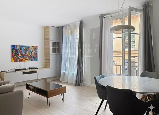 Apartment / Etagenwohnung in Tour Eiffel, Invalides – Ecole Militaire, Saint-Thomas d’Aquin, Paris