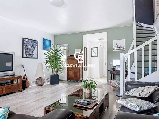 Casa di lusso a La Jarrie, Charente-Maritime