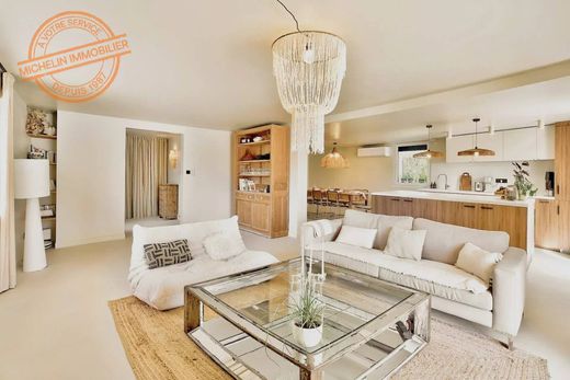 Luxury home in Limonest, Rhône