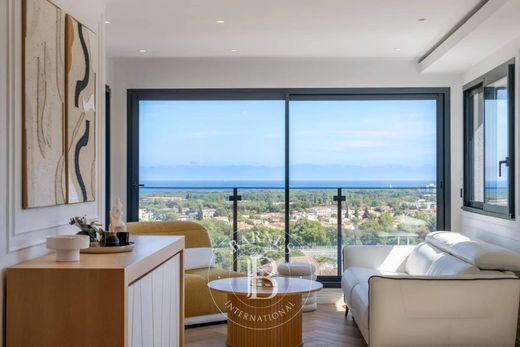 Apartment in Mandelieu-la-Napoule, Alpes-Maritimes
