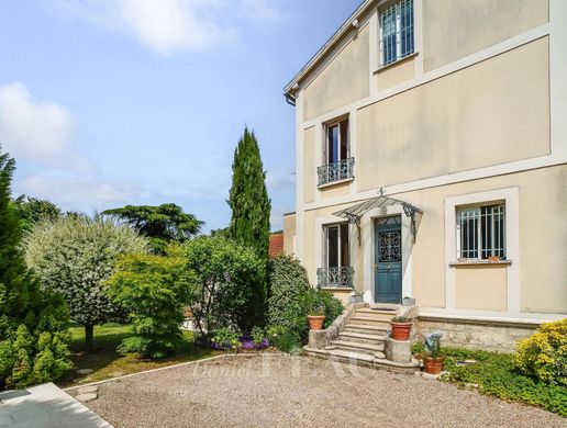 Luxe woning in Saint-Germain-en-Laye, Yvelines