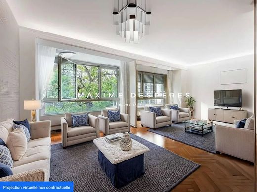 モット・ピケ、コメルス、ネッケル, Parisのアパートメント