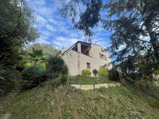 Contes, Alpes-Maritimesの高級住宅