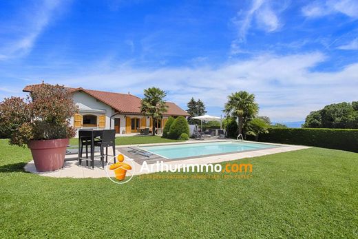 Luxus-Haus in Bourgoin-Jallieu, Isère