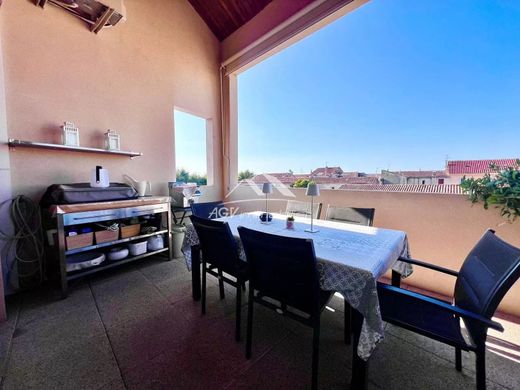 Двухуровневые апартаменты, Alès, Gard