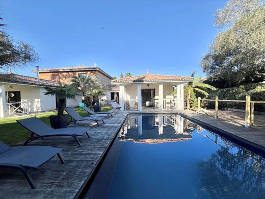 Casa di lusso a Gujan-Mestras, Gironda