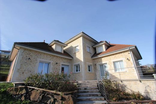 Maison de luxe à Riom, Puy-de-Dôme