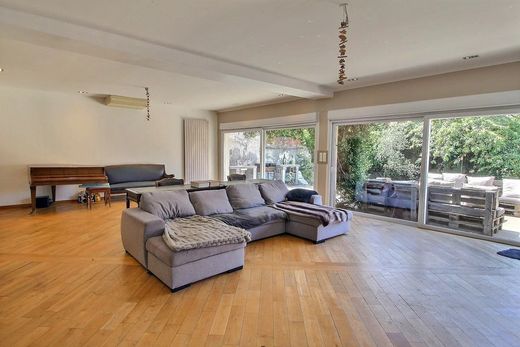 Элитный дом, Saint-Maur-des-Fossés, Val-de-Marne