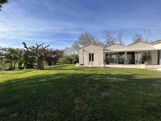 Luxury home in Nuaillé-d'Aunis, Charente-Maritime
