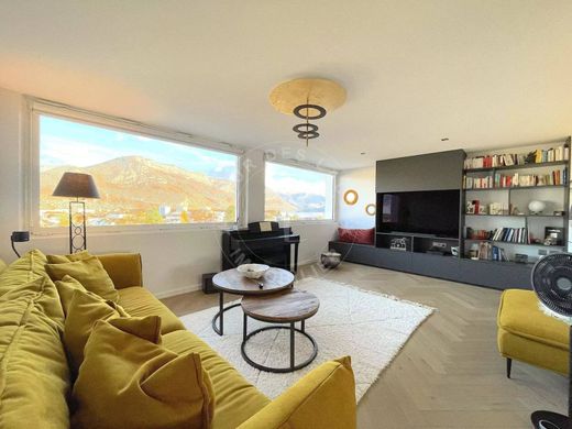 Apartment in Annecy, Haute-Savoie
