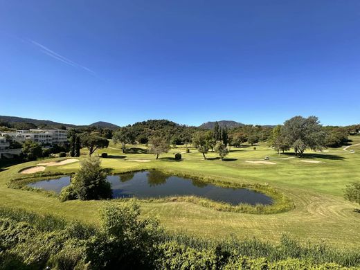 Квартира, Mandelieu-la-Napoule, Alpes-Maritimes