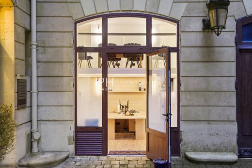 Office in Champs-Elysées, Madeleine, Triangle d’or, Paris