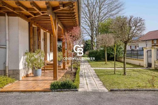 Luxury home in Reignier-Ésery, Haute-Savoie