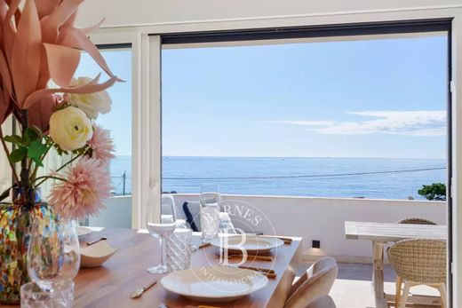 Apartment / Etagenwohnung in Les Issambres, Var