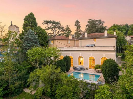 منزل ﻓﻲ Charbonnières-les-Bains, Rhône