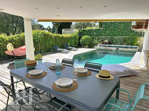 Apartment / Etagenwohnung in Cannes, Alpes-Maritimes