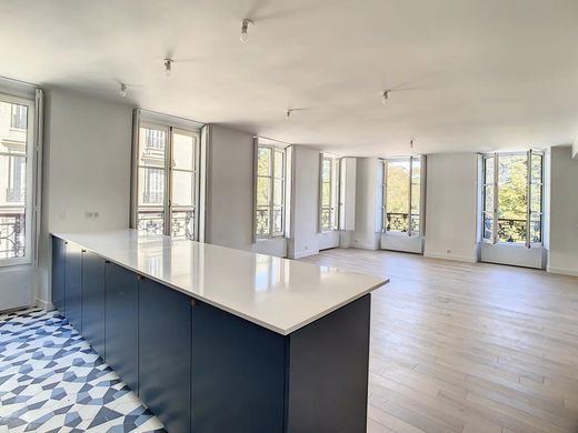 Duplex appartement in Saint-Germain, Odéon, Monnaie, Paris
