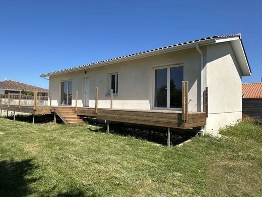 Luxury home in Gujan-Mestras, Gironde
