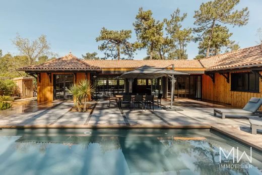 Villa in Lège-Cap-Ferret, Gironde