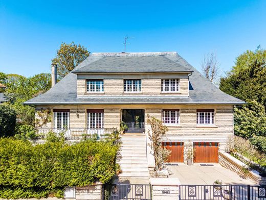 Casa di lusso a La Celle-Saint-Cloud, Yvelines
