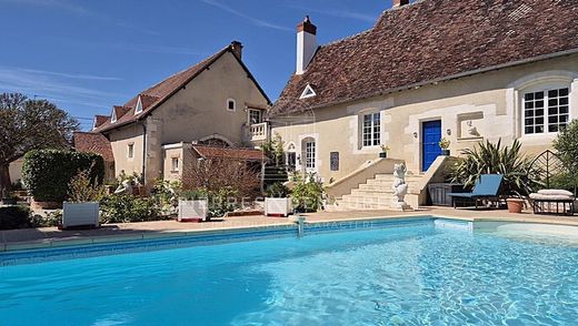 ‏בתי יוקרה ב  Bourges, Cher